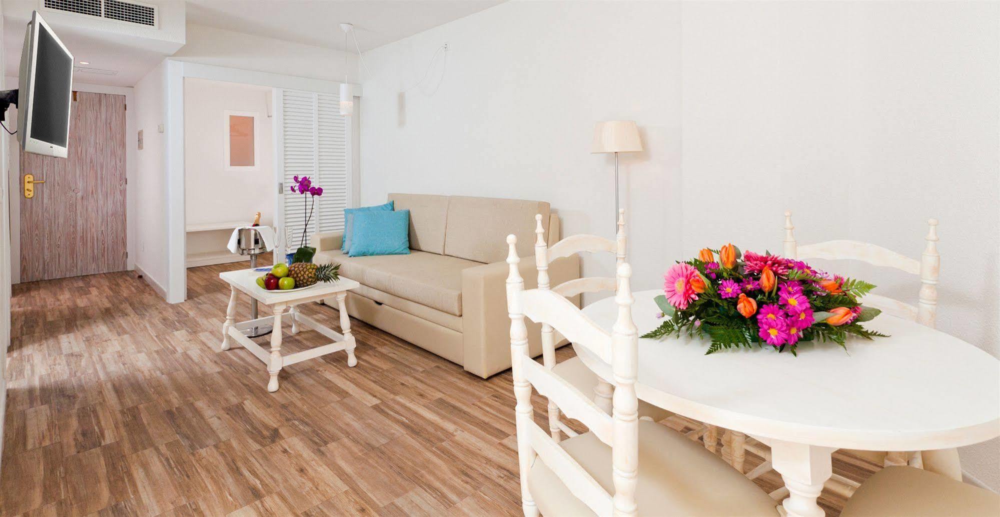 Fergus Style Cala Blanca Suites Santa Ponsa Rom bilde