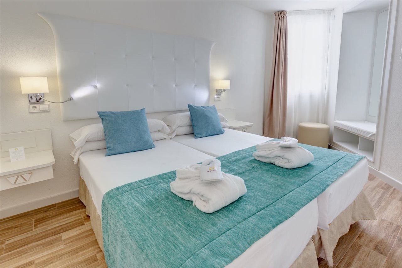 Fergus Style Cala Blanca Suites Santa Ponsa Eksteriør bilde